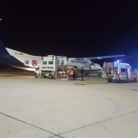 ΤΡΙΠΛΗ ΑΕΡΟΔΙΑΚΟΜΙΔΗ ΣΤΟ ΑΕΡΟΔΡΟΜΙΟ ΘΗΡΑΣ