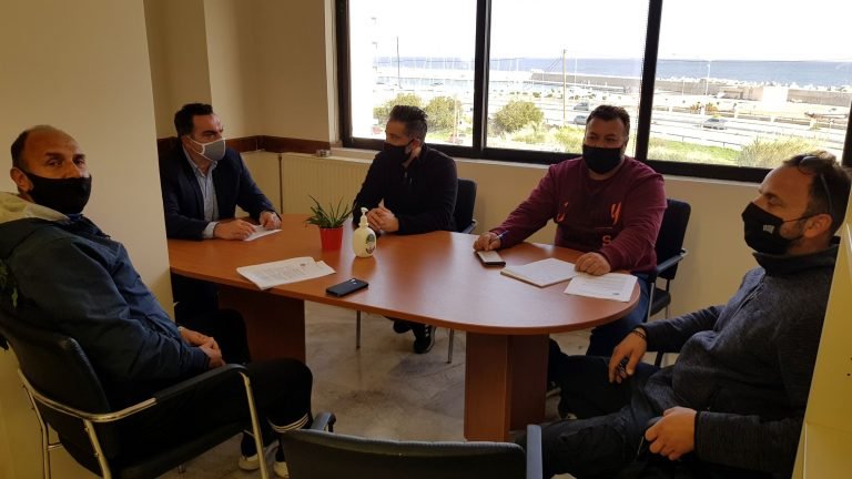 Ο ΠΑΡΑΔΟΣΙΑΚΟΣ ΤΑΧΥΔΡΟΜΟΣ ΕΞΑΦΑΝΙΖΕΤΑΙ-ΤΑ ΝΗΣΙΑ ΑΝΤΙΔΡΟΥΝ