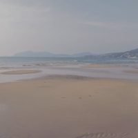 Γιατί υποχωρεί η θάλασσα σε όλη την Ελλάδα (και στη Σαντορίνη)