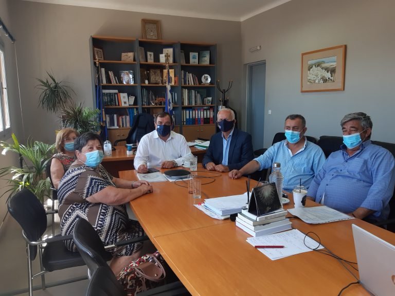 ΤΗΝ ΕΝΩΣΗ ΠΟΛΥΤΕΚΝΩΝ ΣΑΝΤΟΡΙΝΗΣ, ΥΠΟΔΕΧΤΗΚΕ Ο ΔΗΜΑΡΧΟΣ
