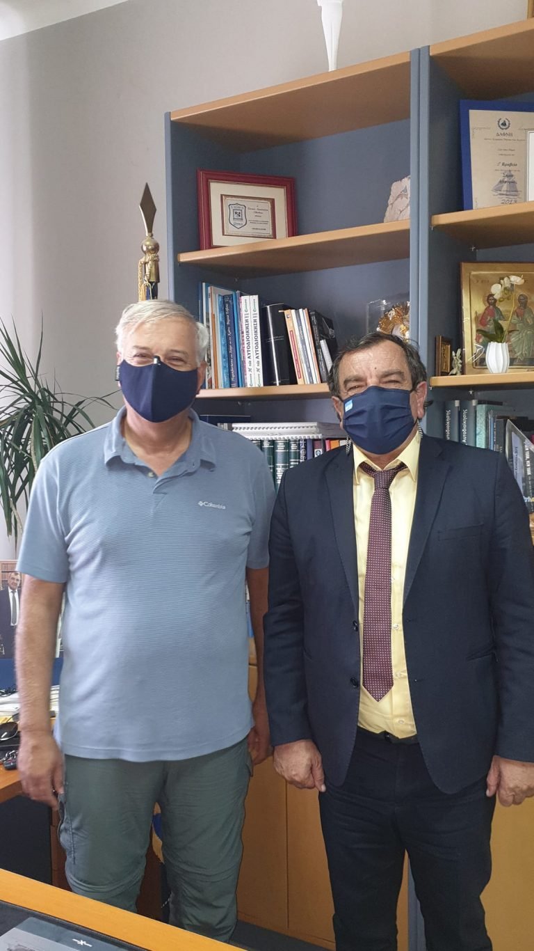 ΔΙΗΜΕΡΗ ΕΠΙΣΚΕΨΗ ΕΡΓΑΣΙΑΣ ΤΟΥ Γ.Γ. ΤΟΥ ΥΠΟΥΡΓΕΙΟΥ ΕΣΩΤΕΡΙΚΩΝ ΣΤΟ ΔΗΜΟ ΘΗΡΑΣ.