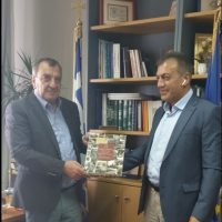Συνάντηση του Δημάρχου Θήρας, Αντώνη Σιγάλα  με τον Κοιν. Εκπρόσωπο της Ν.Δ. Γιάννη Βρούτση