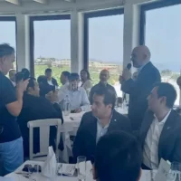Σε πολύ καλό κλίμα η επίσκεψη των Σαουδαράβων στην Σαντορίνη