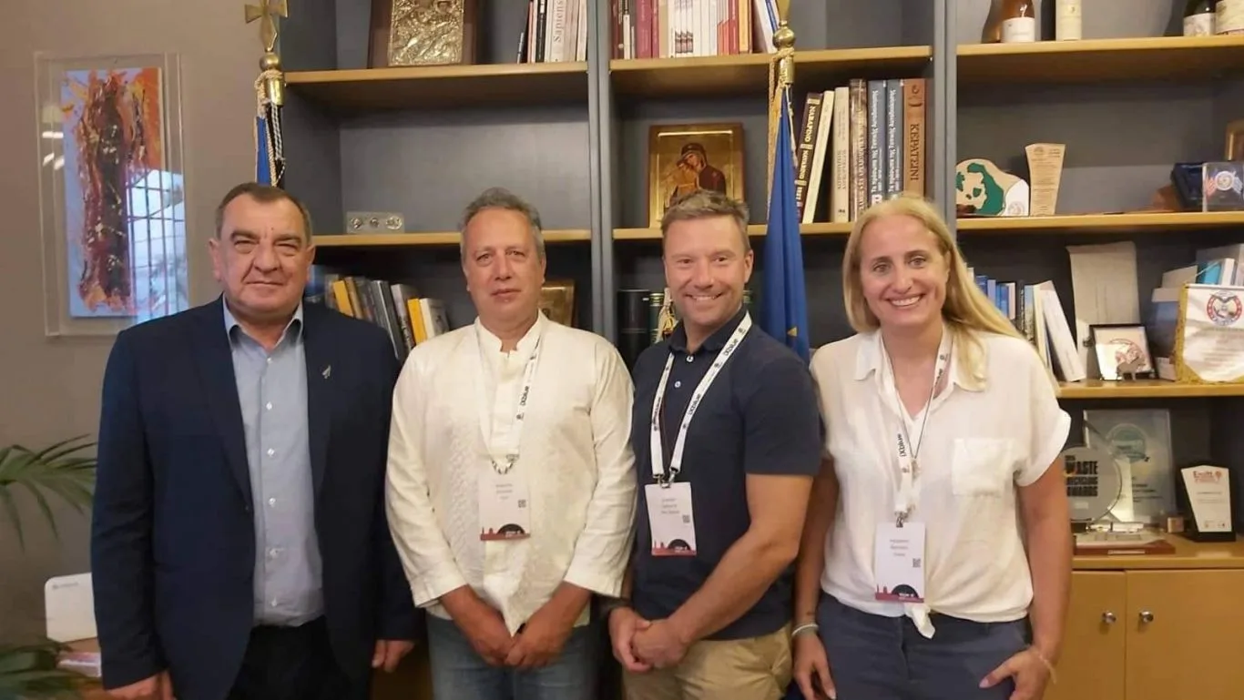 Επίσκεψη των συνέδρων του «Cities on Volcanoes 11» στον Δήμο Θήρας