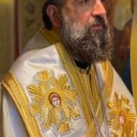 ΘΕΤΙΚΟΣ ΣΤΟΝ ΚΟΡΩΝΟΪΟ Ο ΜΗΤΡΟΠΟΛΙΤΗΣ ΘΗΡΑΣ