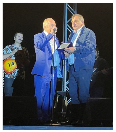 “Με επιτυχία πραγματοποιήθηκαν τα “Ηφαίστεια 2022″ – Για τη συνολική του συνεισφορά βραβεύθηκε ο επιχειρηματίας Σπύρος Πατηνιώτης”