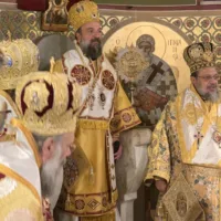 ΤΑ ΟΝΟΜΑΣΤΗΡΙΑ ΤΟΥ ΜΗΤΡΟΠΟΛΙΤΟΥ ΘΗΡΑΣ ΑΜΦΙΛΟΧΙΟΥ