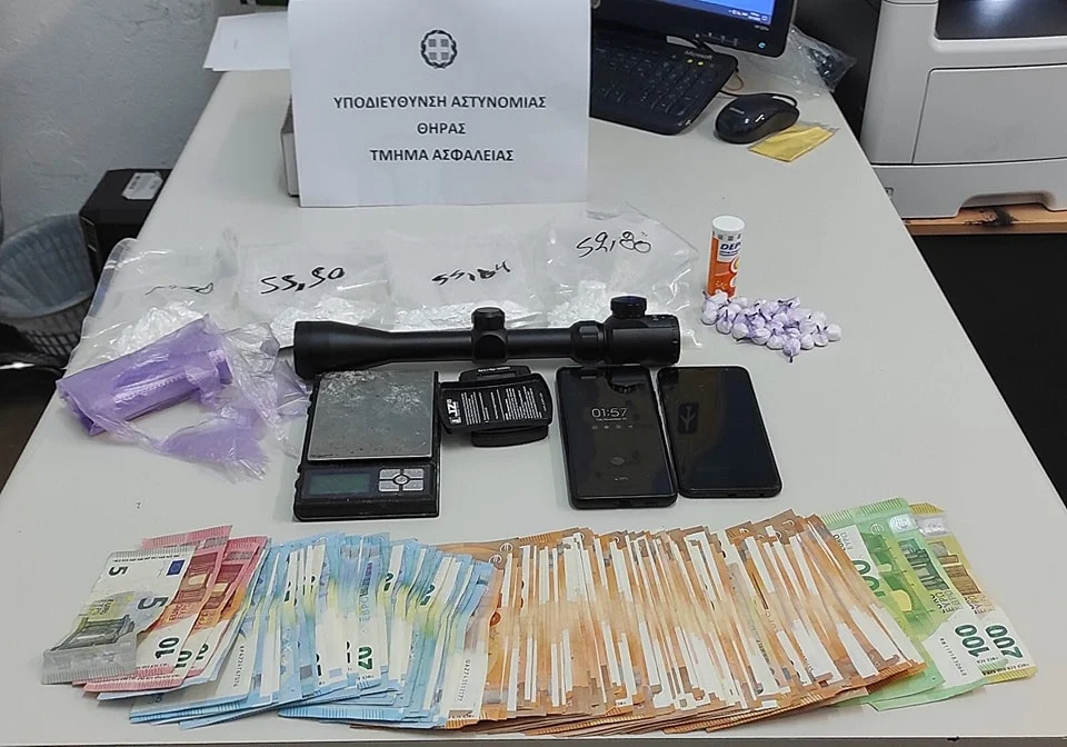 ΣΥΛΛΗΨΗ ΓΙΑ ΚΟΚΑΪΝΗ ΣΤΗ ΣΑΝΤΟΡΙΝΗ