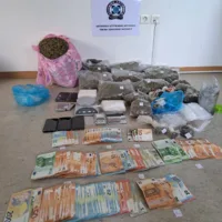 ΔΡΟΜΟΛΟΓΙΟ ΝΑΥΠΛΙΟ- ΣΑΝΤΟΡΙΝΗ: ΣΥΛΛΗΨΕΙΣ ΓΙΑ ΠΟΛΛΑ ΝΑΡΚΩΤΙΚΑ