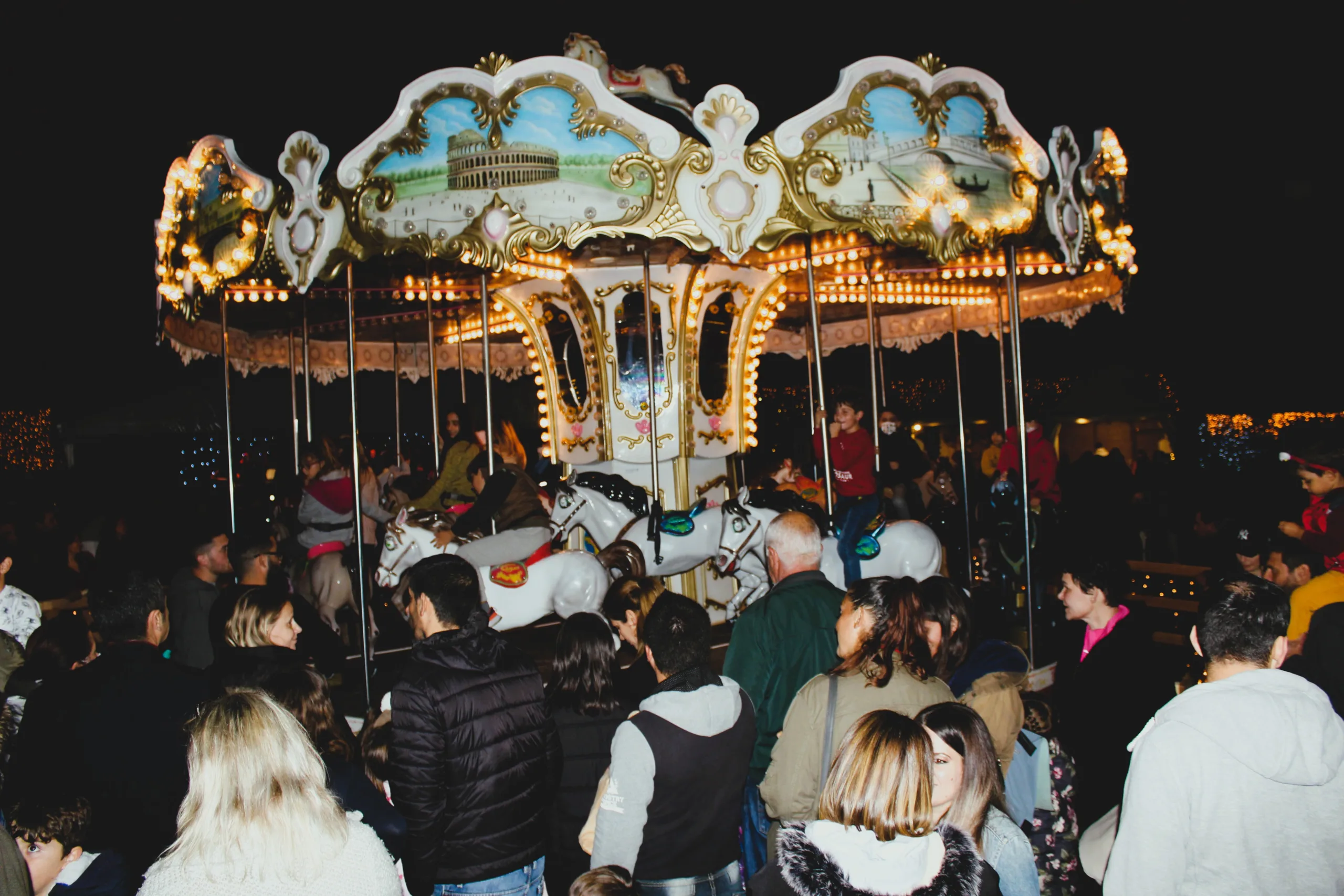 “ΣΗΜΑΝΕ ΧΡΙΣΤΟΥΓΕΝΝΑ ΣΤΗ ΣΑΝΤΟΡΙΝΗ”