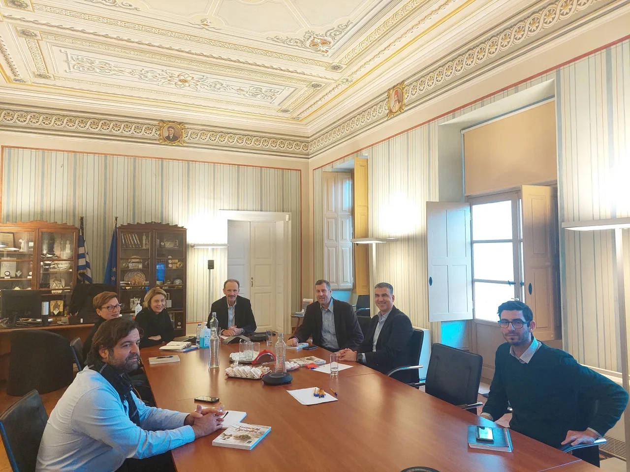 Επίσκεψη του Συμβούλου Οικονομικών Υποθέσεων της Αμερικάνικης Πρεσβείας στο Επιμελητήριο Κυκλάδων.