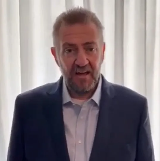 ΒΙΝΤΕΟ: ΜΗΝΥΜΑ ΤΟΥ ΜΑΝΟΛΗ ΟΡΦΑΝΟΥ ΓΙΑ ΤΟ ΝΕΟ ΕΤΟΣ