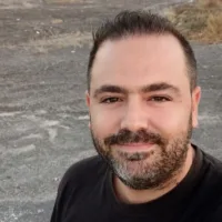 Η Κυβέρνηση ας αφήσει το πλέξιμο και το κέντημα και ας διορίσει επιτέλους δασκάλους.