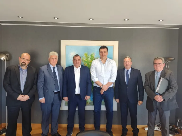 ΣΥΝΑΝΤΗΣΗ ΤΟΥ ΔΗΜΑΡΧΟΥ ΘΗΡΑΣ ΜΕ ΤΟΝ ΥΠΟΥΡΓΟ ΤΟΥΡΙΣΜΟΥ