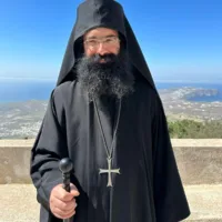O ΑΡΧΙΜΑΝΔΡΙΤΗΣ ΚΑΛΛΙΝΙΚΟΣ ΡΟΥΣΣΟΣ ΝΕΟΣ ΗΓΟΥΜΕΝΟΣ ΣΤΟΝ ΠΡΟΦΗΤΗ ΗΛΙΑ