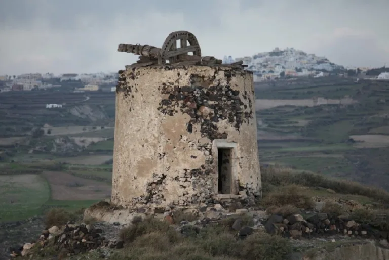«Επισκευή και ανάδειξη μύλων στο Εμπορείο»