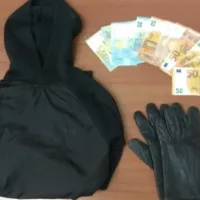ΛΗΣΤΕΙΑ ΣΤΗΝ ΠΑΡΟ