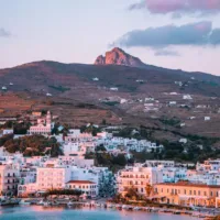 ΛΗΣΤΕΙΑ ΣΤΗΝ ΤΗΝΟ ΑΠΟ ΑΝΗΛΙΚΟΥΣ