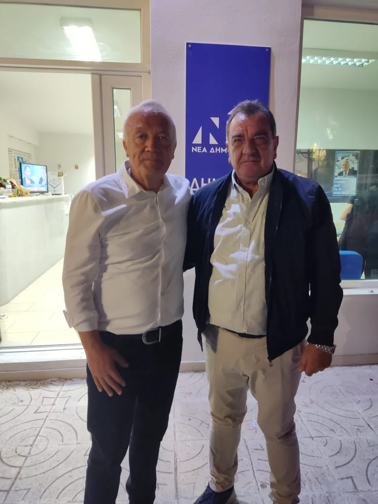 ΣΥΓΧΑΡΗΤΗΡΙΑ ΤΩΝ ΠΑΡΑΓΟΝΤΩΝ ΤΗΣ ΣΑΝΤΟΡΙΝΗΣ ΣΤΟΝ ΜΑΡΚΟ ΚΑΦΟΥΡΟ