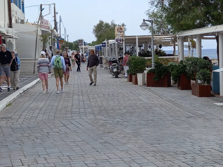 ΤΟΥΡΙΣΜΟΣ ΣΑΝΤΟΡΙΝΗ ΚΑΙ ΜΥΚΟΝΟΣ: ΠΑΝΕ ΚΑΛΑ Ή ΟΙ ΑΛΛΟΙ ΠΑΝΕ ΧΕΙΡΟΤΕΡΑ;