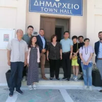 ΕΠΙΣΚΕΨΗ ΚΙΝΕΖΙΚΗΣ ΑΝΤΙΠΡΟΣΩΠΕΙΑΣ ΣΤΟΝ ΔΗΜΟ ΘΗΡΑΣ