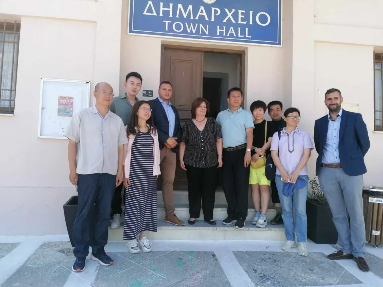 ΕΠΙΣΚΕΨΗ ΚΙΝΕΖΙΚΗΣ ΑΝΤΙΠΡΟΣΩΠΕΙΑΣ ΣΤΟΝ ΔΗΜΟ ΘΗΡΑΣ
