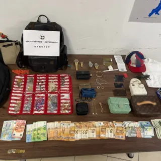 SYLLHPSH EKSINIASH KLOPHS MYKONOS F