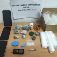 Συνελήφθησαν δύο άτομα για διακίνηση ναρκωτικών στη Σαντορίνη