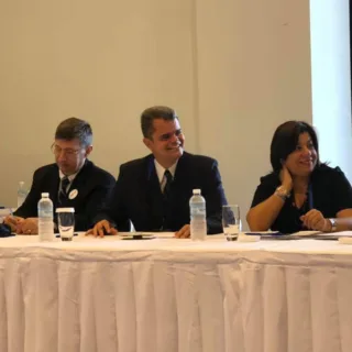 Γιώργος Παπαθανασόπουλος ανάμεσα στους συναδέλφους Stefan Baciu από την Ρουμανία και Laura Arcilesi και από την Ιταλία (1)