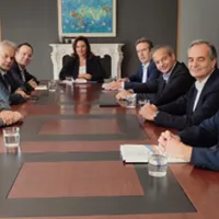Συνάντηση με την Υπουργό Τουρισμού Ο. Κεφαλογιάννη είχε ο πρόεδρος των εμπόρων Θήρας Ν.Νομικός