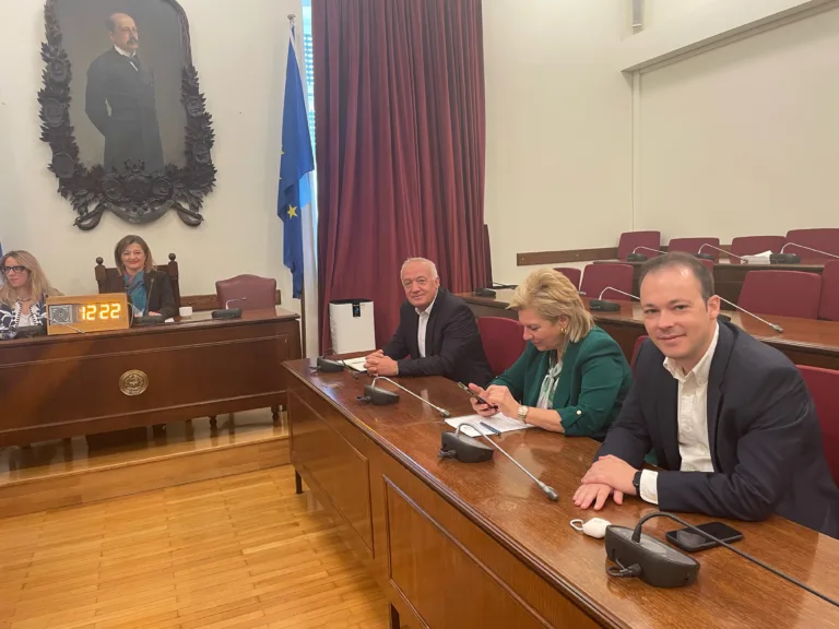 M. Καφούρος για νερό και κυκλαδίτικα νησιά