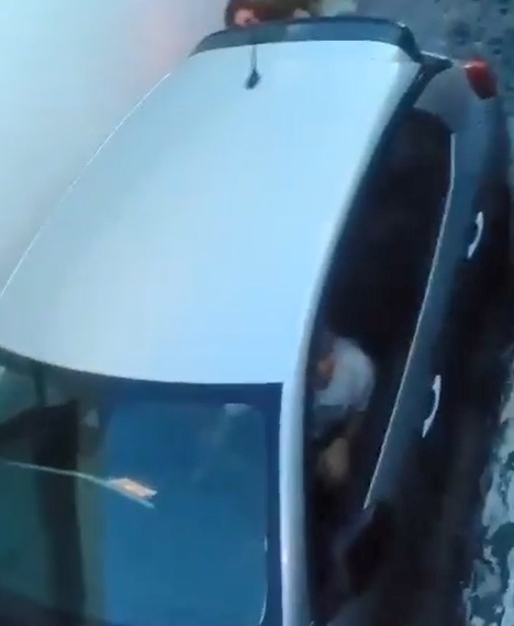 Μια στάση εδώ, ώχου και σφήνωσα σου λέω!.