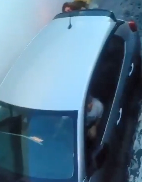 Μια στάση εδώ, ώχου και σφήνωσα σου λέω!.