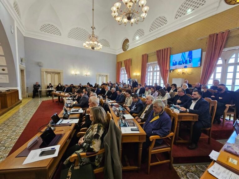 Ομόφωνη απόφαση του Περιφερειακού Συμβουλίου Νοτίου Αιγαίου για την διεκδίκηση του 75% του Τέλους Ανθεκτικότητας στην κλιματική κρίση  