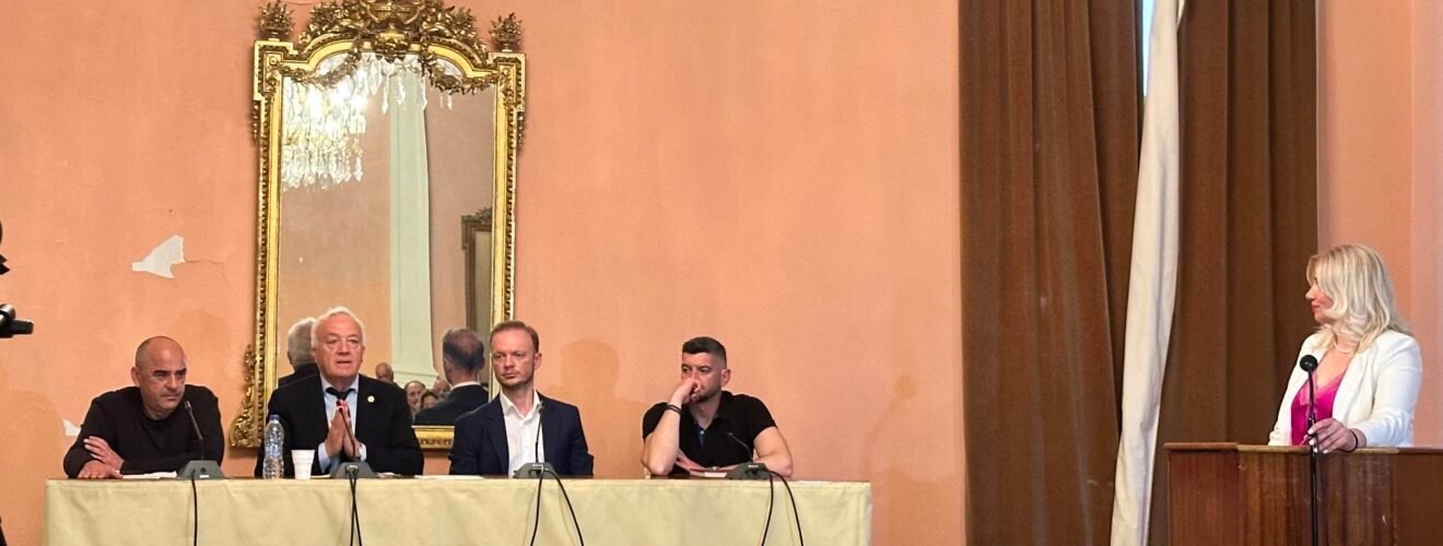 ΜΑΡΚΟΣ ΚΑΦΟΥΡΟΣ ΣΥΡΟΣ IMG 130424