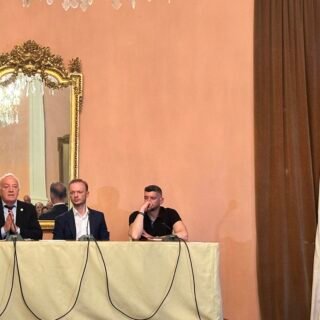 ΜΑΡΚΟΣ ΚΑΦΟΥΡΟΣ ΣΥΡΟΣ IMG 130424
