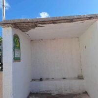Η Ριβιέρα της Σαντορίνης εκτίθεται ανεπανόρθωτα