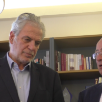 Βίντεο: Μια Σαντορίνη Υποτελής με Δήμαρχο έναν φοβισμένο Βασάλο