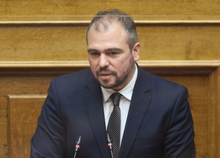 Παρέμβαση Φ. Φόρτωμα για την υποστελέχωση των δομών e-ΕΦΚΑ Σαντορίνης & Μυκόνου