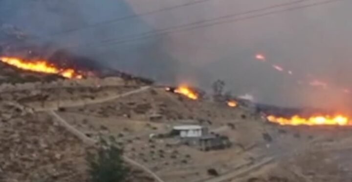 Μάχη με τις φλόγες στη Σέριφο