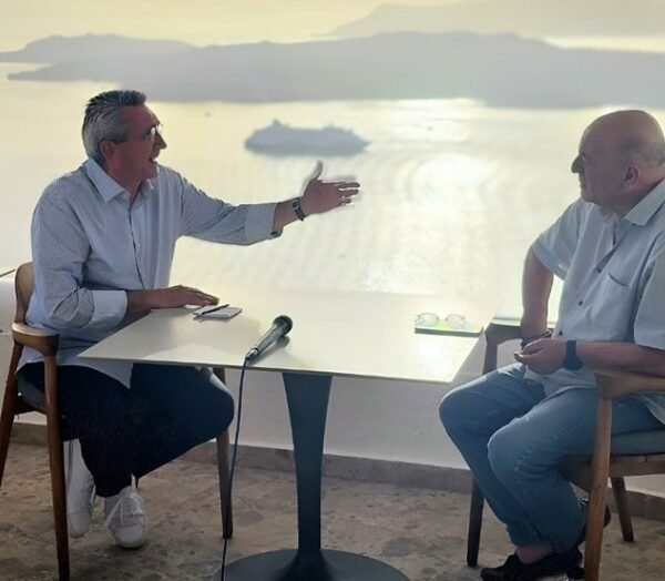 Όλα τα θέματα της Σαντορίνης στο τραπέζι κατά την επίσκεψη του Περιφερειάρχη