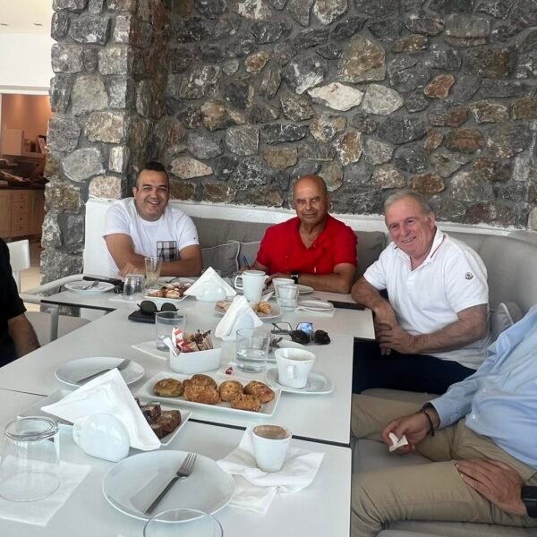 Συνάντηση της παράταξης “Τώρα” με το Εμποροεπαγγελματικό Σύλλογο Σαντορίνης