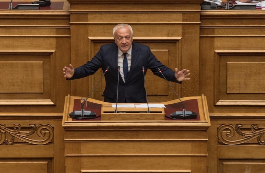 «Άμεση ανάγκη στελέχωσης της Τοπικής Διεύθυνσης e-ΕΦΚΑ Γ’ Κυκλάδων με έδρα τη Θήρα»