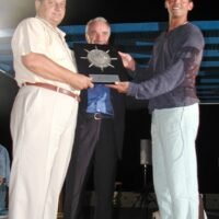 Η Σαντορίνη ξεθωριάζει