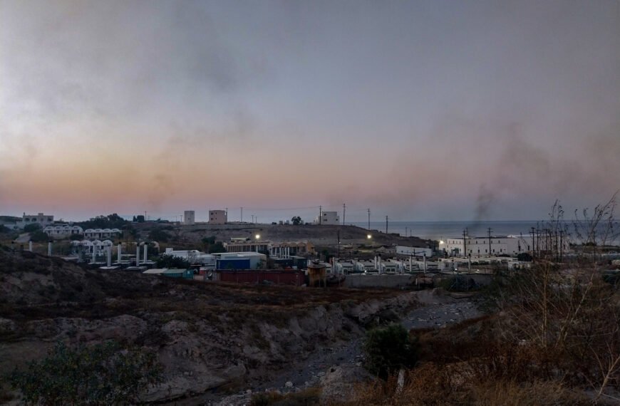 “Μεγάλη περιβαλλοντική επιβάρυνση στην Σαντορίνη”