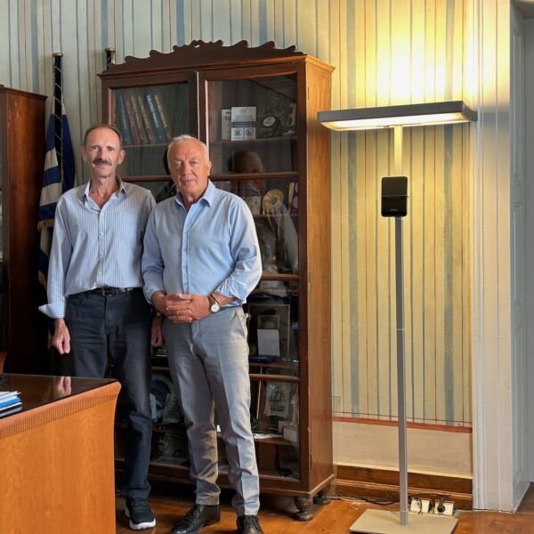 Συνάντηση εργασίας του Μ. Καφούρου στο Επιμελητήριο Κυκλάδων