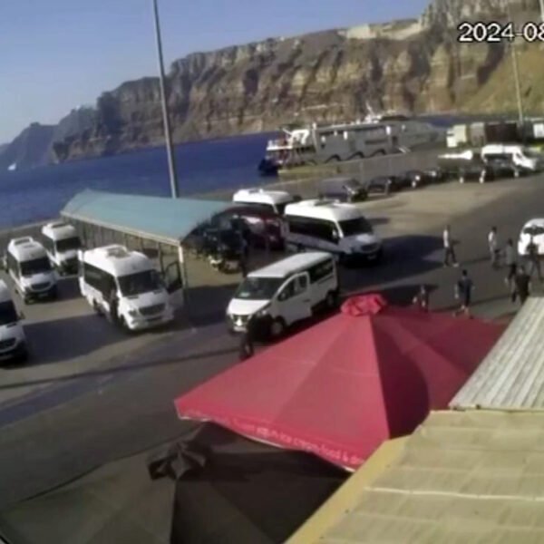 Ένωση Προσωπικού Λιμενικού Σώματος Κυκλάδων Καταγγέλλει την επίθεση σε συνάδελφό τους στον Αθηνιό