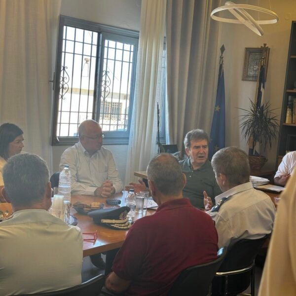 “Επίσκεψη Υπουργού Προστασίας του Πολίτη στον Δήμο Θήρας”