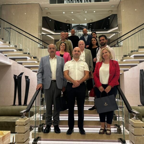 Δημοτική αντιπροσωπεία καλωσόρισε το κρουαζιερόπλοιο “Explora I”