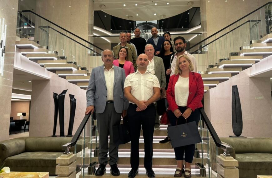 Δημοτική αντιπροσωπεία καλωσόρισε το κρουαζιερόπλοιο “Explora I”